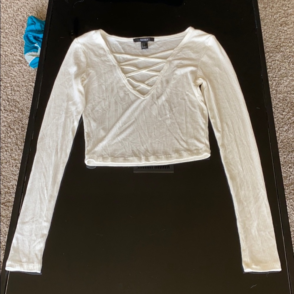 White long sleeve crop top